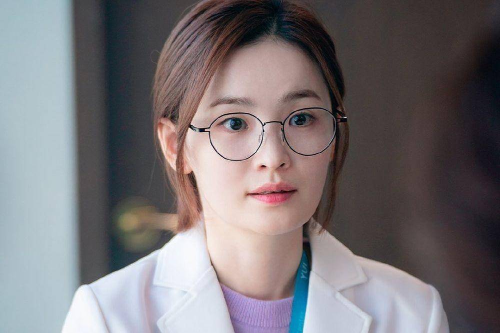 Chae Song Hwa - Jeon Mi Do (instagram.com/hospitalplaylist_official)