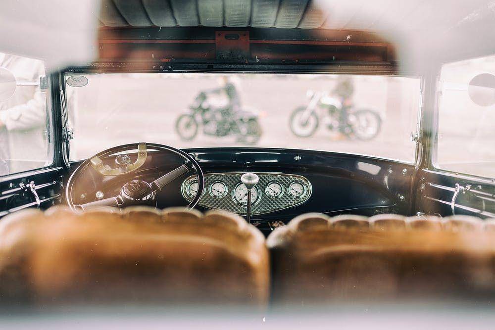ilustrasi mobil kuno (pexels.com/matthew-leland)