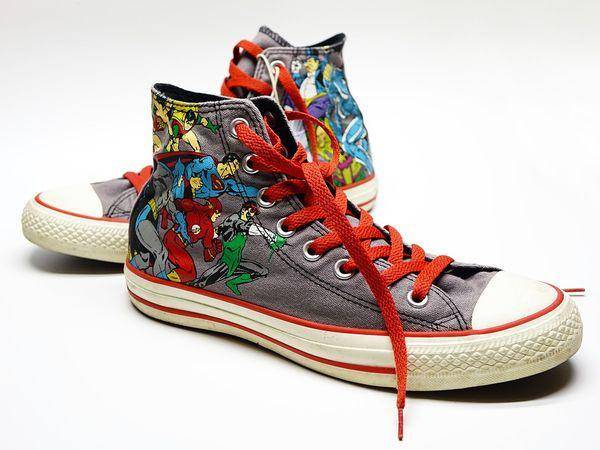 Ilustrasi sneakers NOS (pixabay/cegoh)