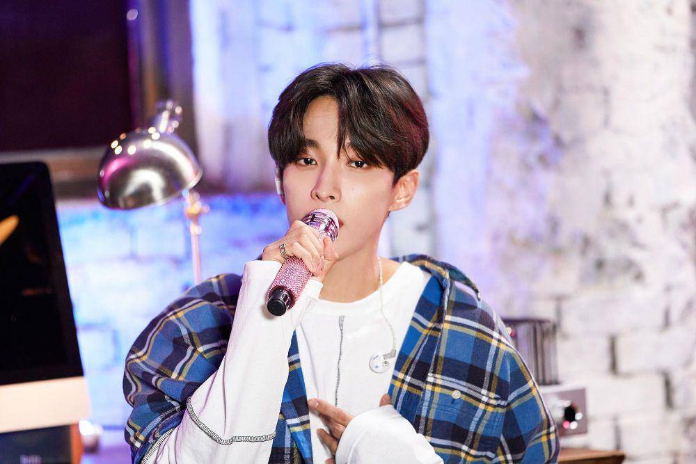 DK SEVENTEEN (weverse.io/seventeen)