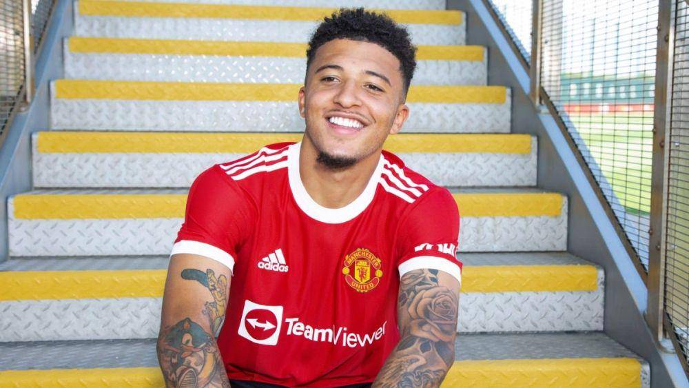 Jadon Sancho berseragam Manchester United (footballtransfers.com)