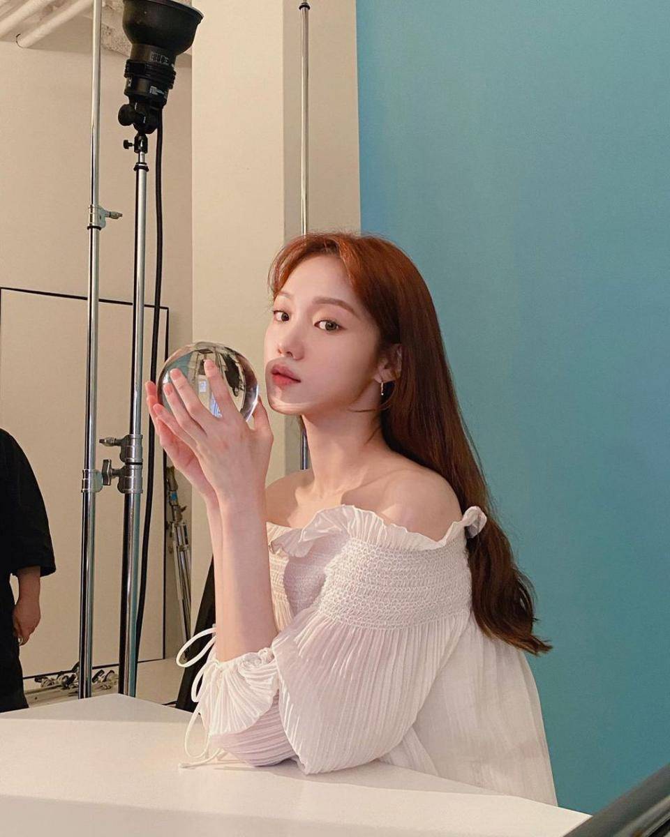 potret Lee Sung Kyung (instagram.com/heybiblee)