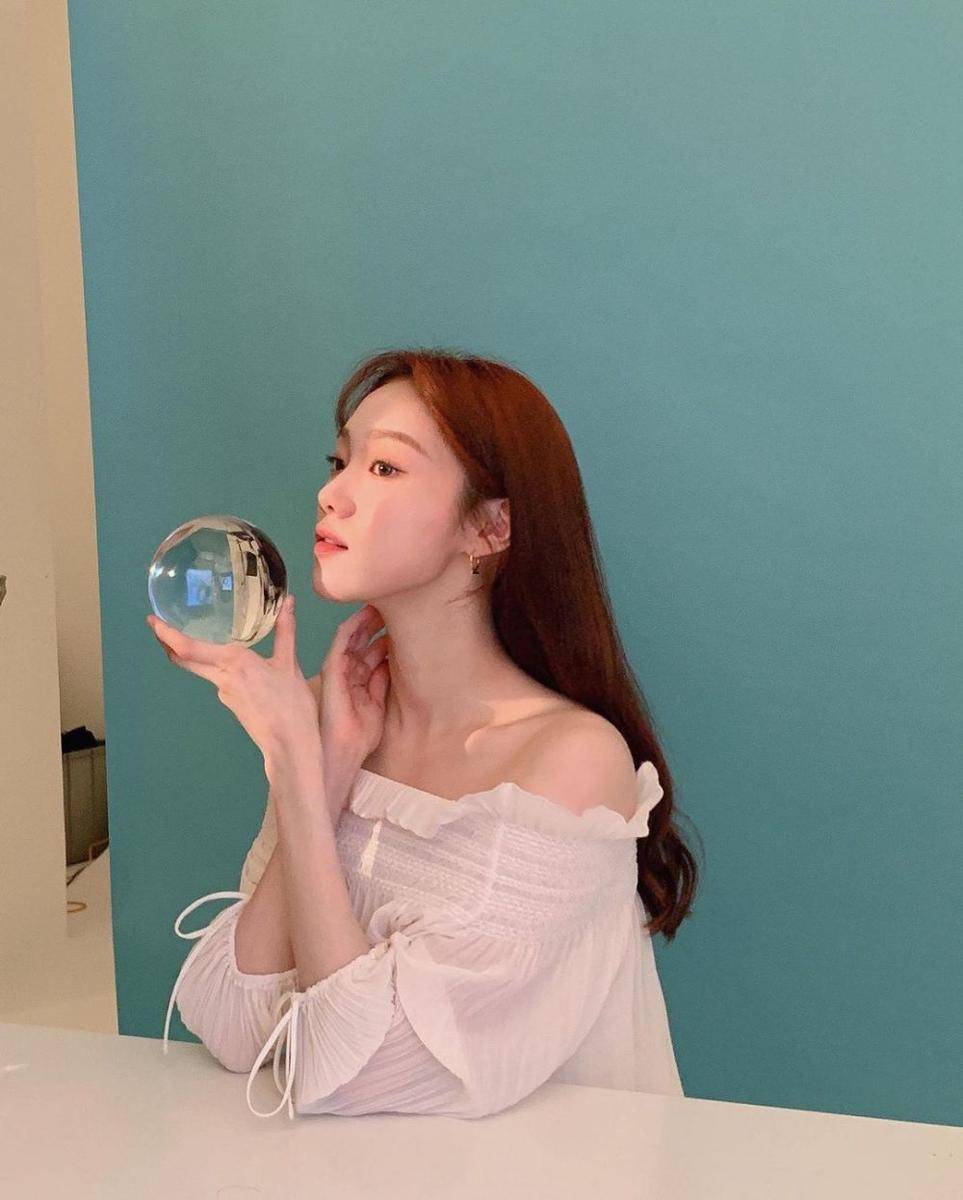 potret Lee Sung Kyung (instagram.com/heybiblee)