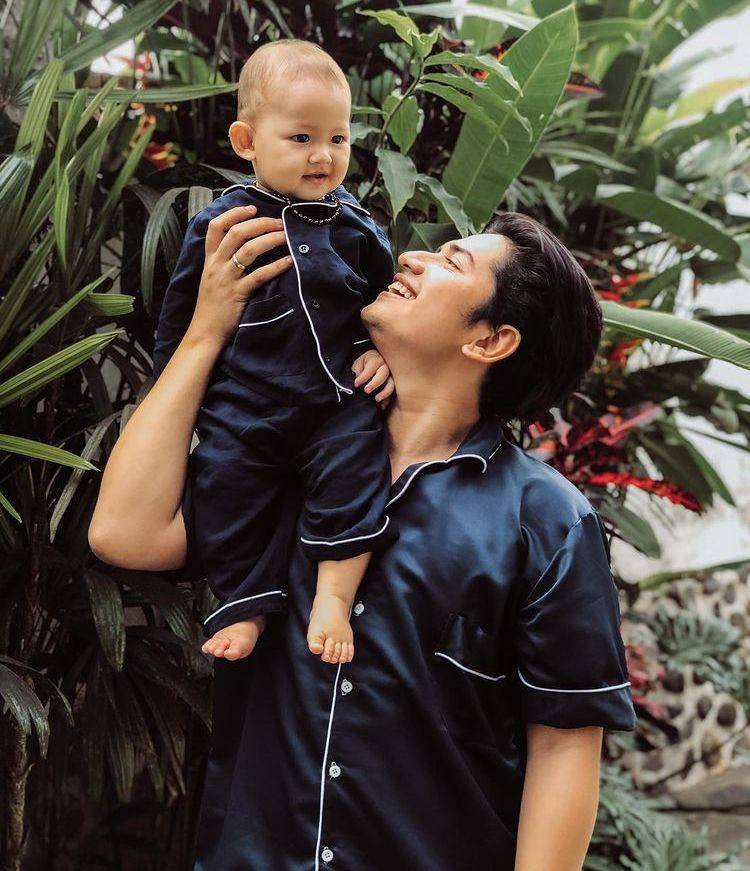 Zikri dan anak (Instagram.com/zikridaulay1)