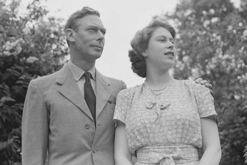 9 Kenangan Manis Ratu Elizabeth II bersama Ayahnya, Raja George VI