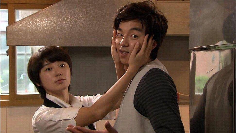 Go Eun Chan - Yoon Eun Hye (dok. MBC/Coffee Prince via kdramastars)