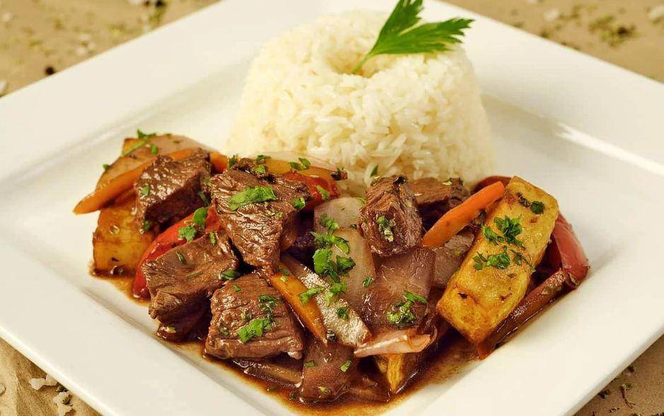 Lomo Saltado (eatperu.com)