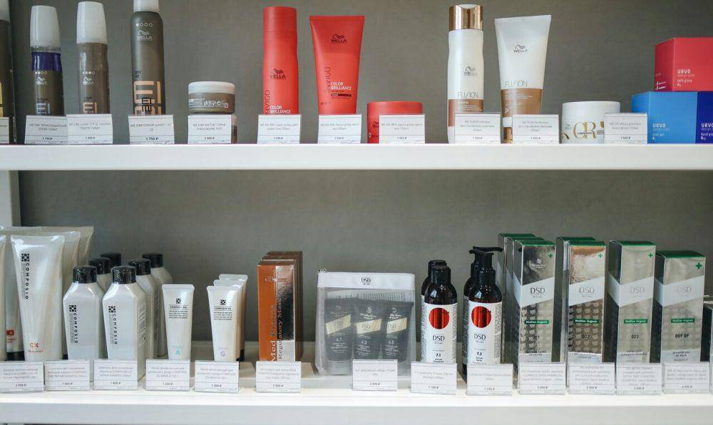 Ilustrasi produk sunblock dan sunscreen (pexels.com/Polina Tankilevitch)