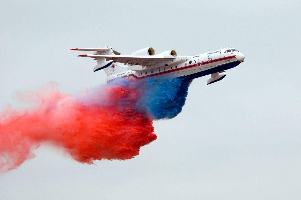 Pesawat pemadam kebakaran BE-200. (Wikipedia.org/Vlsergey)