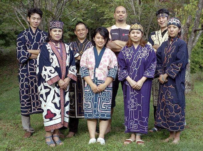 ilustrasi Suku Ainu (metropolisjapan.com)