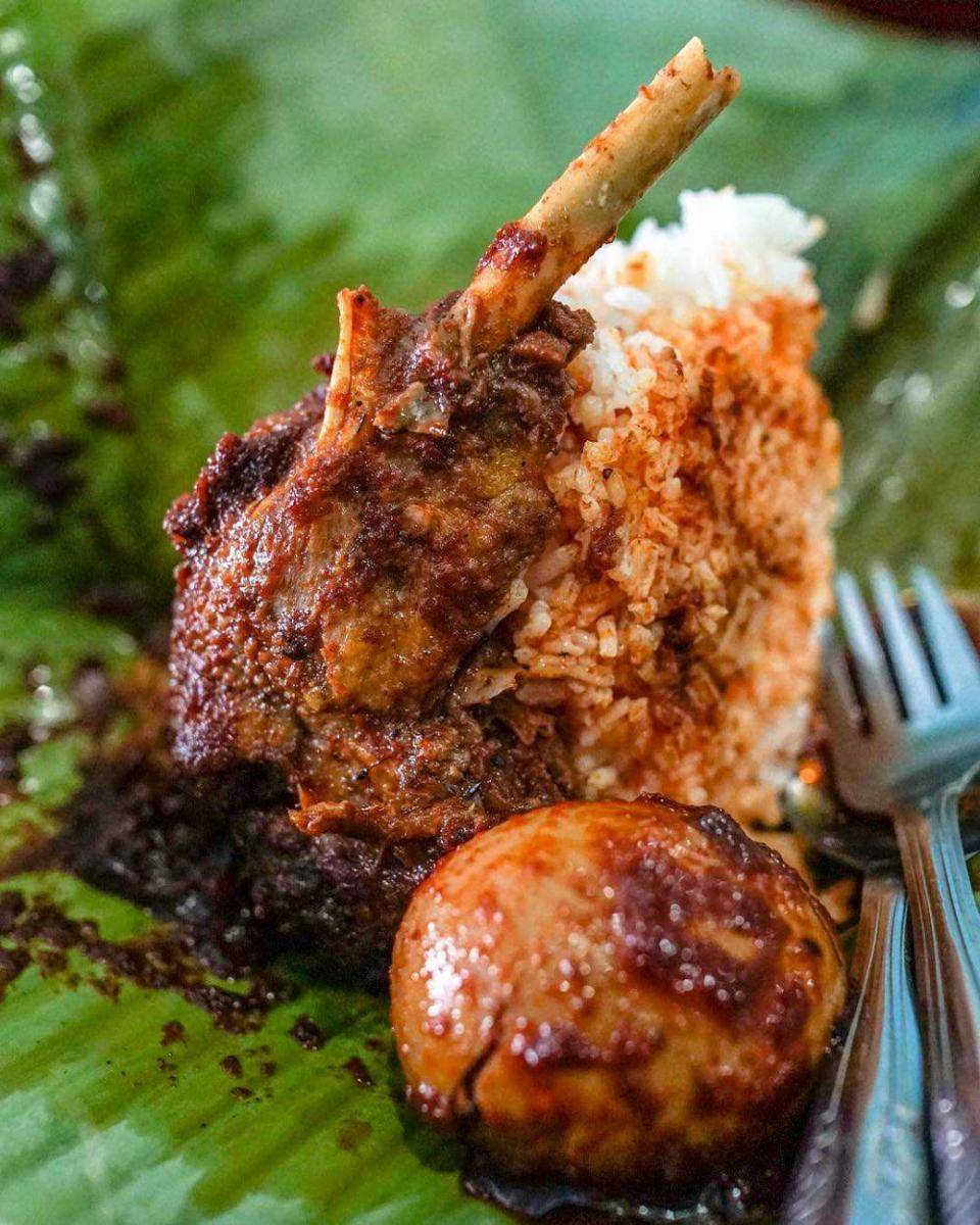 nasi itik gambut (instagram.com/sasmitaedo)
