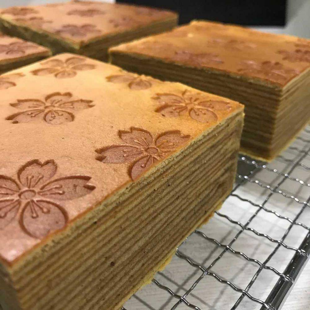 layer cake Batam (instagram.com/rinskitchen.batam)
