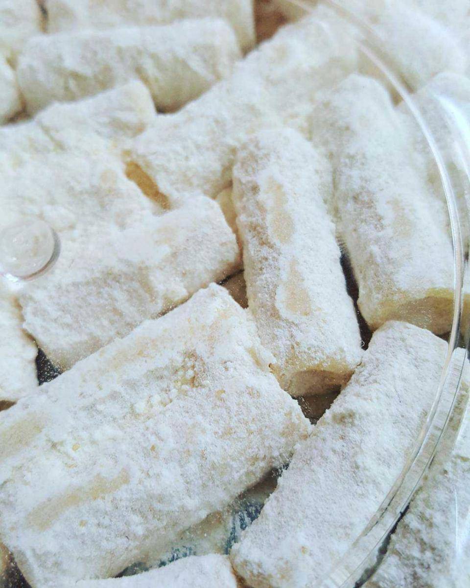 kue batang buruk (instagram.com/ratukapit_station)