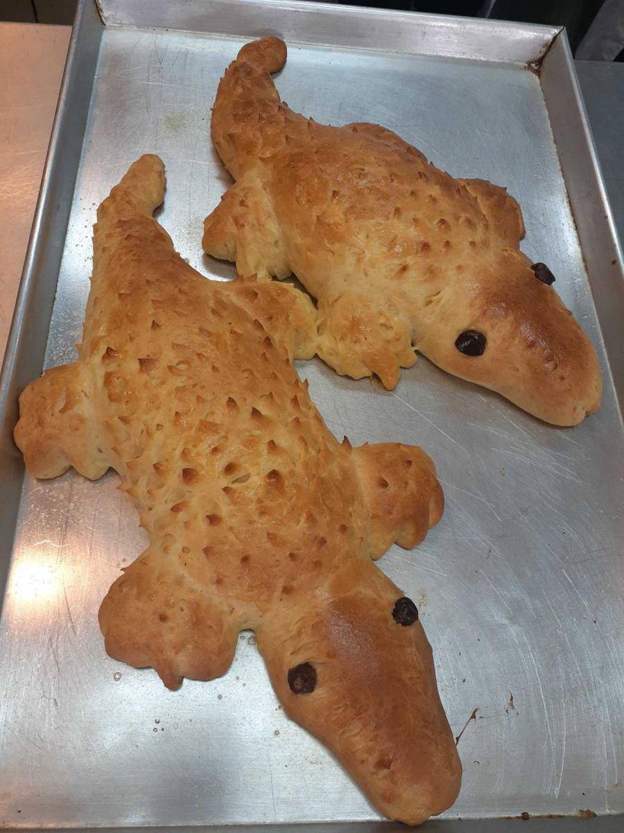 roti buaya buatan warganet (twitter.com/shisiripriss)