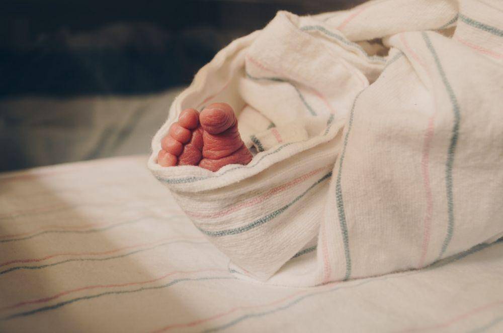 ilustrasi kaki bayi (unsplash.com/Kelly Sikkema)