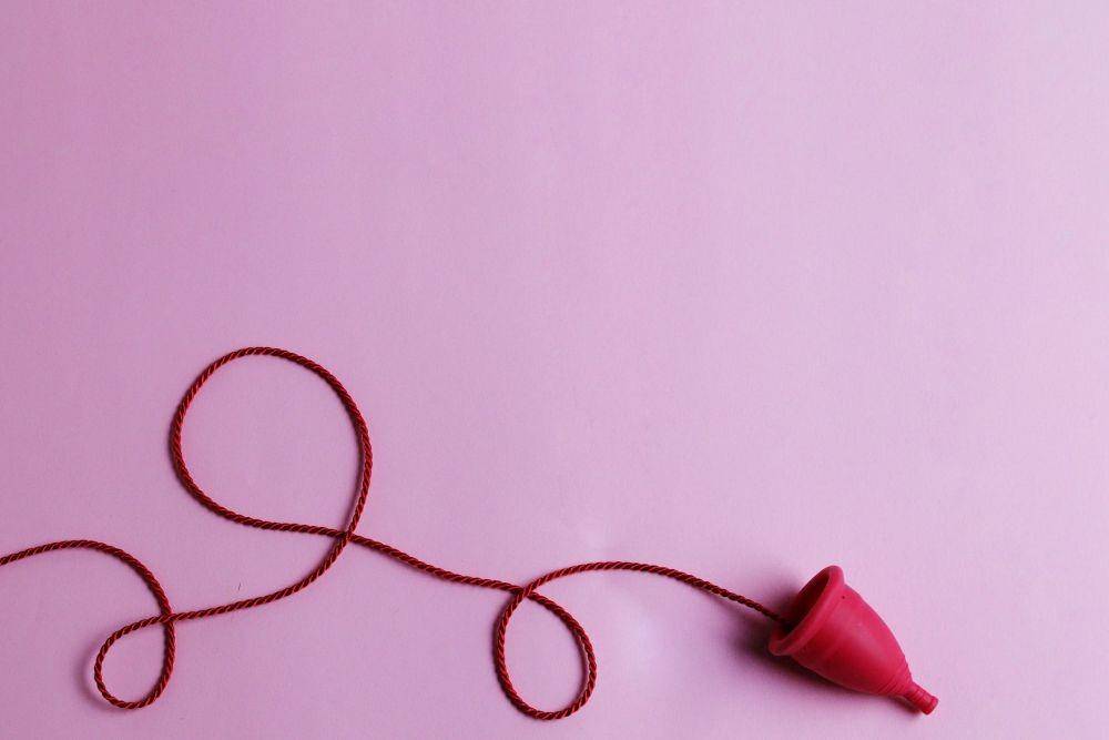 ilustrasi menstrual cup (pexels.com/alina-blumberg)