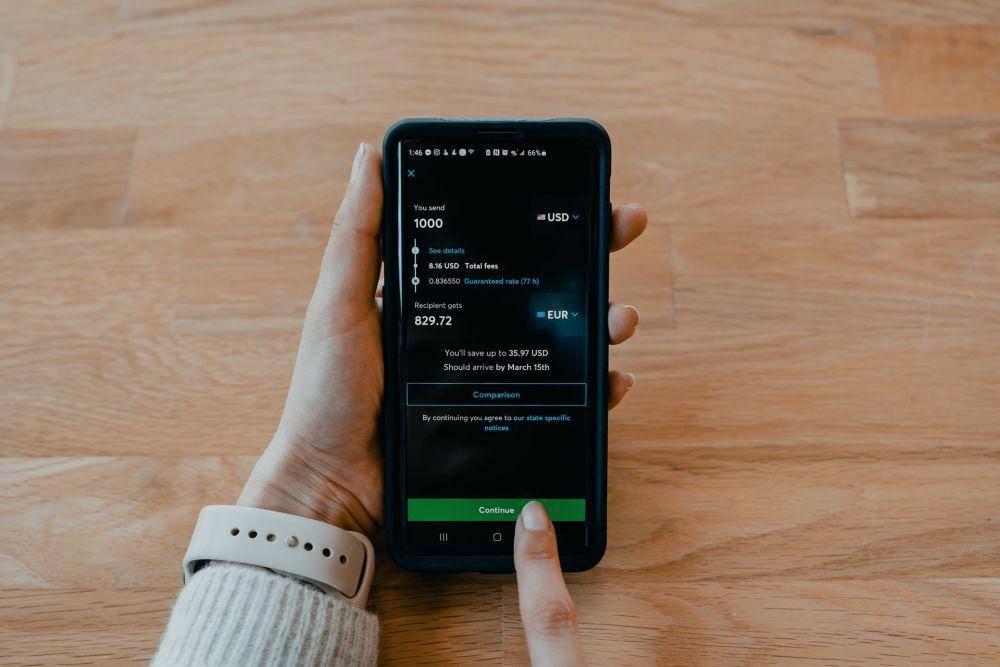 ilustrasi investasi saham online (unsplash.com/Tech Daily)