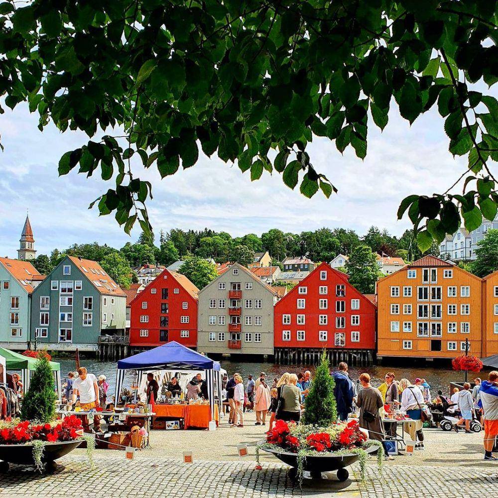 Bryggerekka Bruktmarked di Trondheim, Norwegia (instagram.com/tonehonorefiskvik)