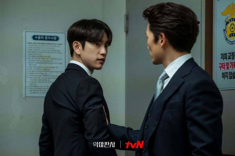 Jinyoung GOT7 di drama Korea The Devil Judge (instagram.com/tvndrama.official)