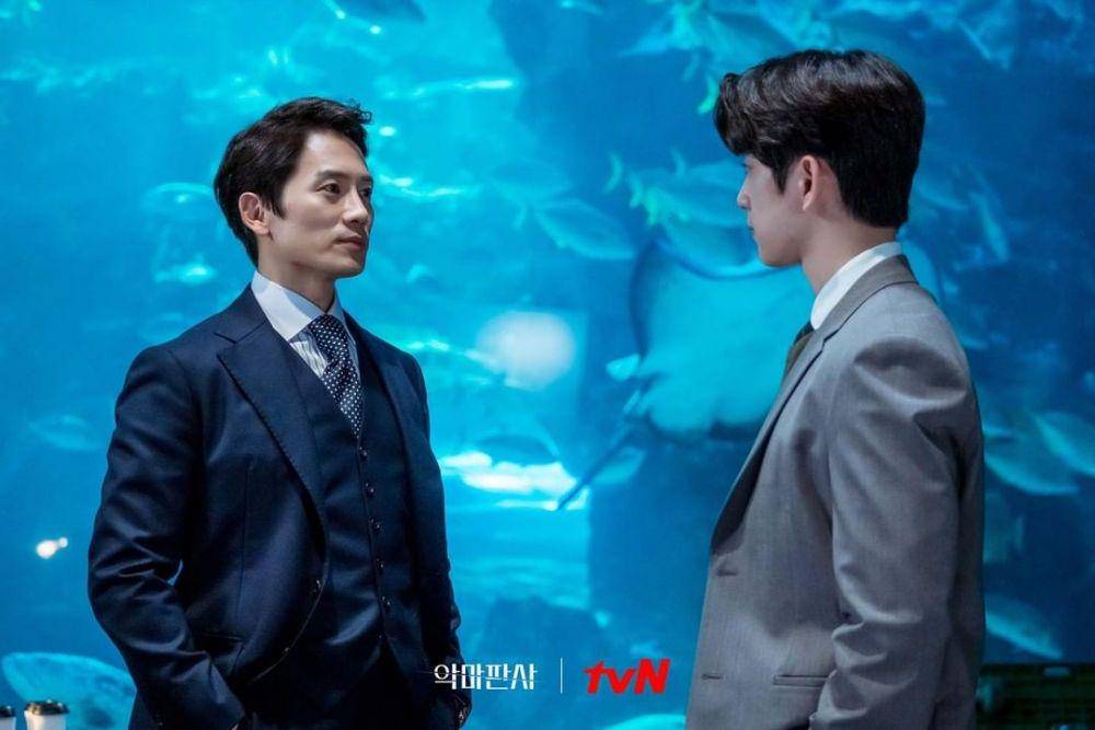Ji Sung dan Jinyoung GOT7 di drama Korea The Devil Judge (instagram.com/tvndrama.official)