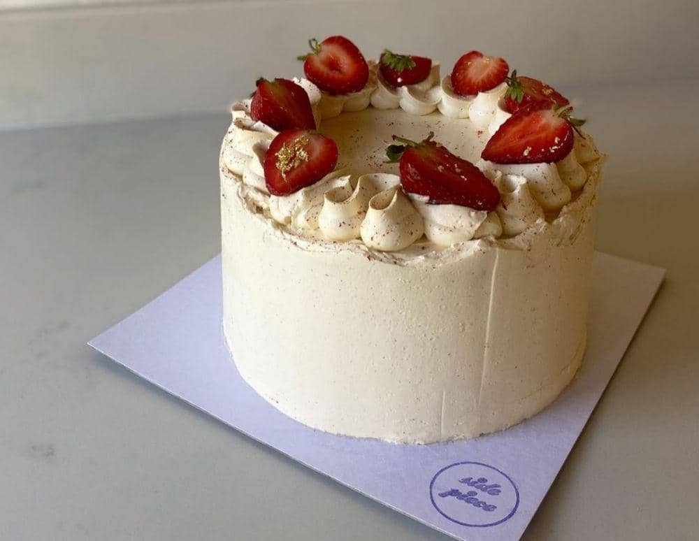 victoria sponge (instagram.com/side____piece)