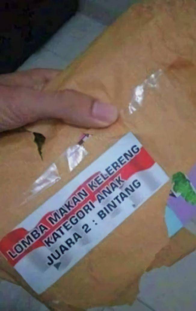 pengumuman nyeleneh bertema 17 Agustus (instagram.com/receh.id)