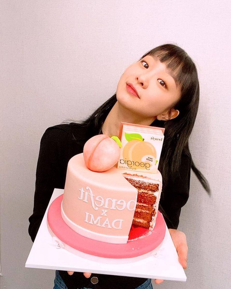 Kim Da Mi (instagram.com/d_a___m_i)