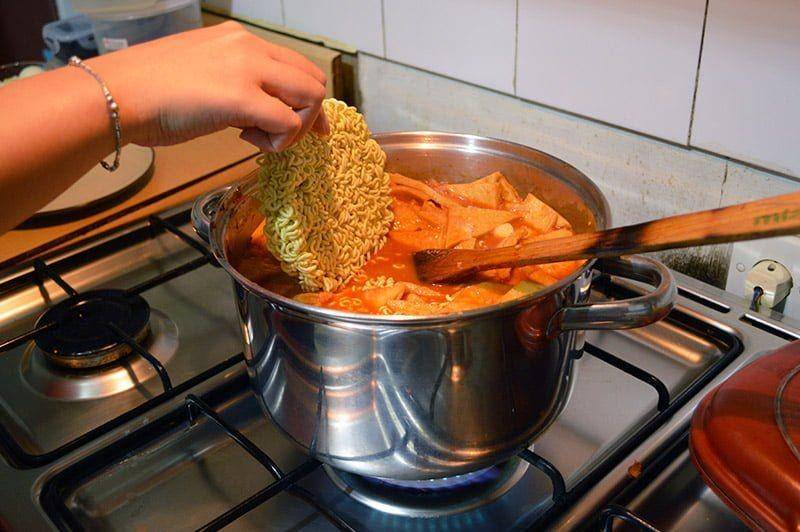 Memasak rabokki (jajabakes.com)