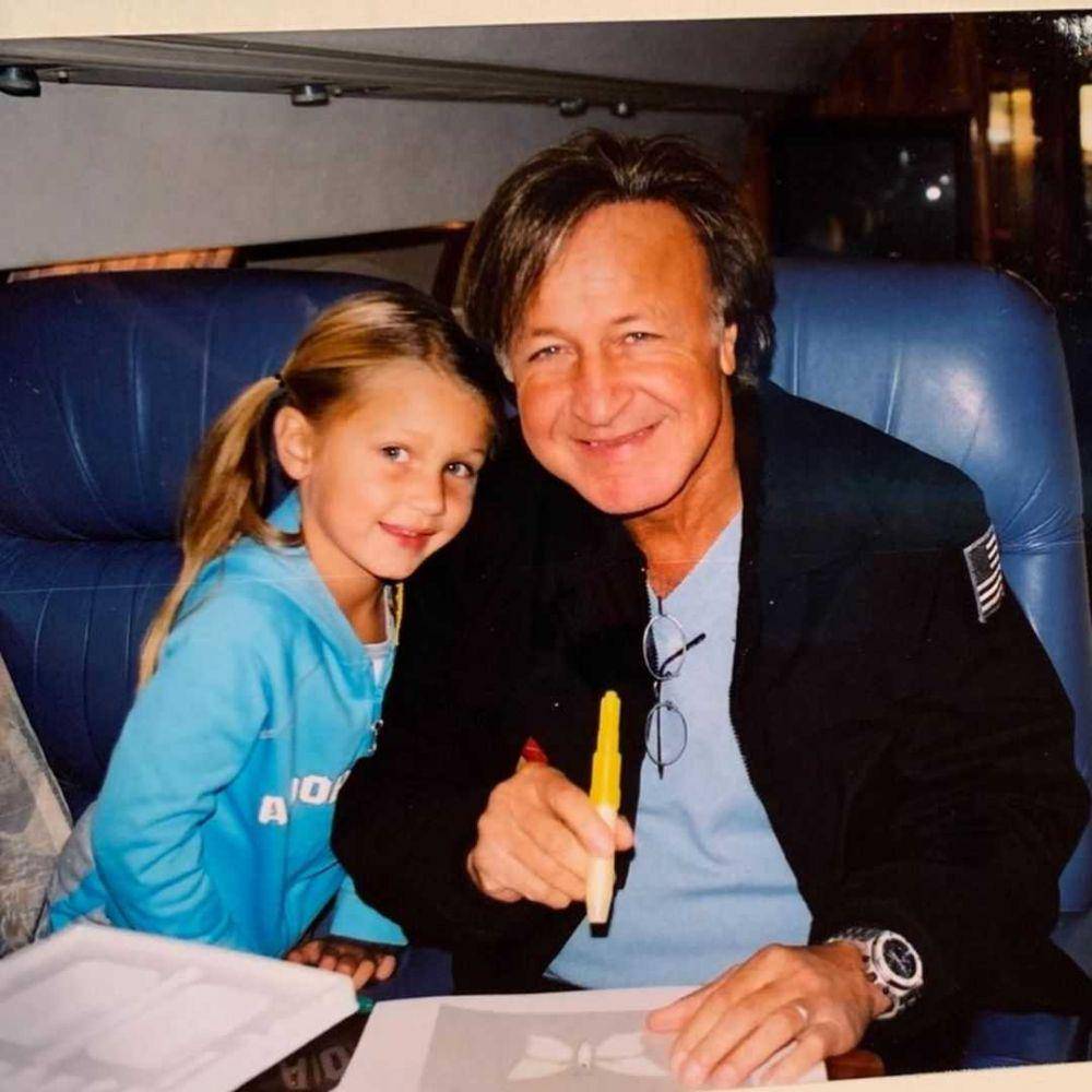 Bella dan Mohamed Hadid (instagram.com/bellahadid)