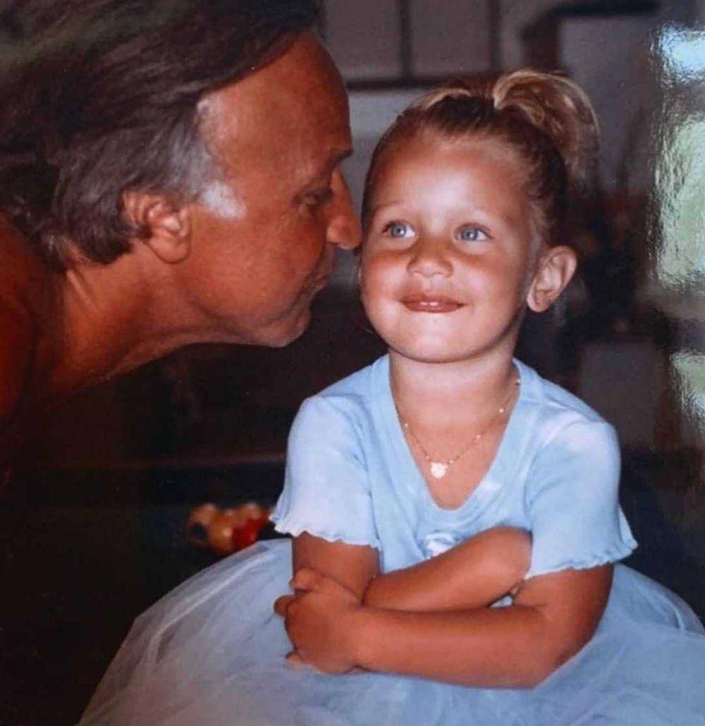 Bella dan Mohamed Hadid (instagram.com/bellahadid)