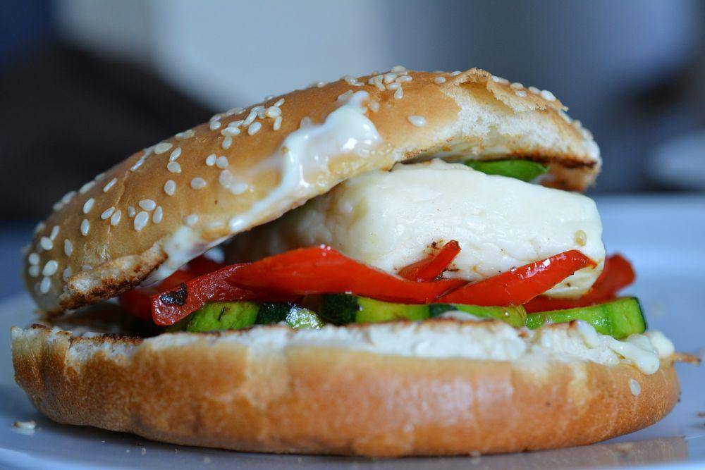ilustrasi halloumi burger (pixabay.com/260450)
