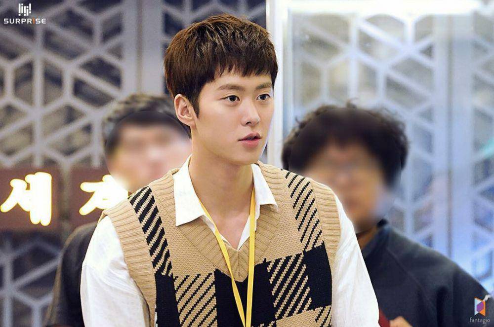 Gong Myung (instagram.com/fantagio_official)