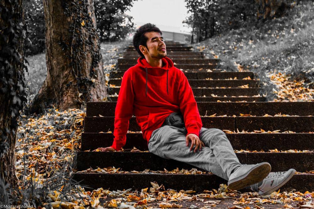 5 Tips Padu Padan Outfit Warna Merah Pria untuk Merayakan Kemerdekaan