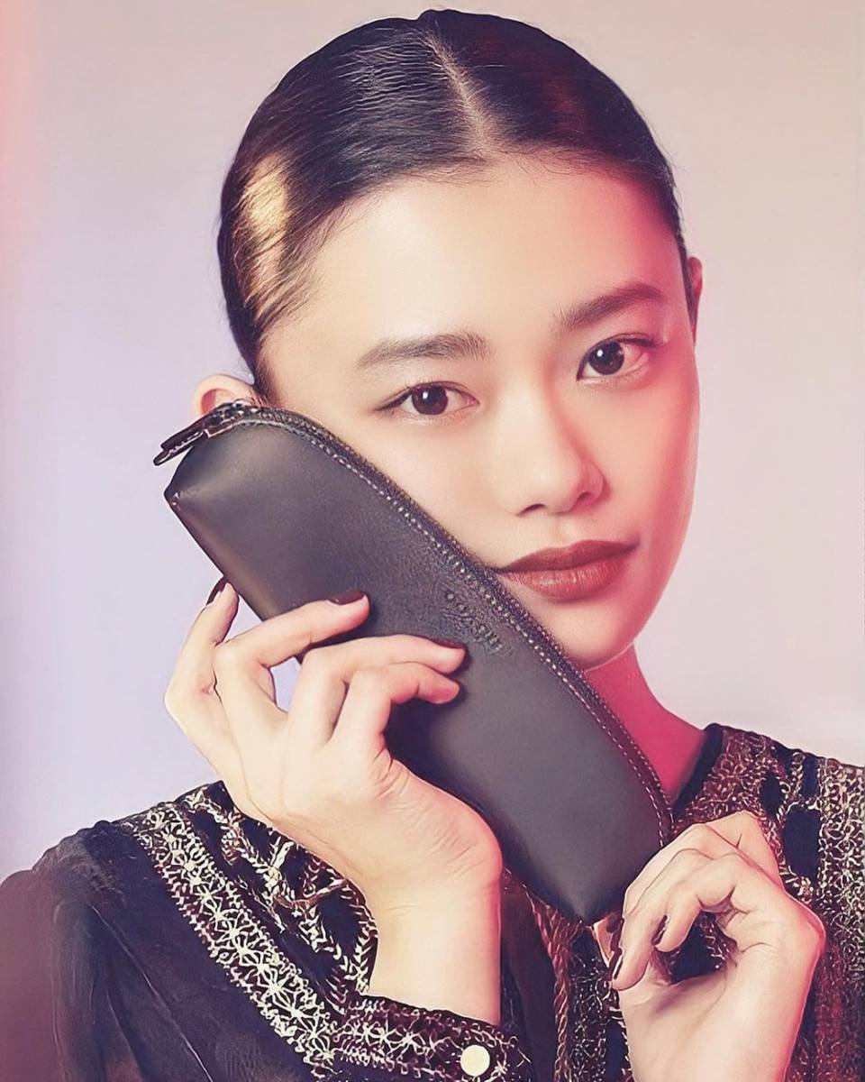 Hana Sugisaki (instagram.com/ohanagrm_)