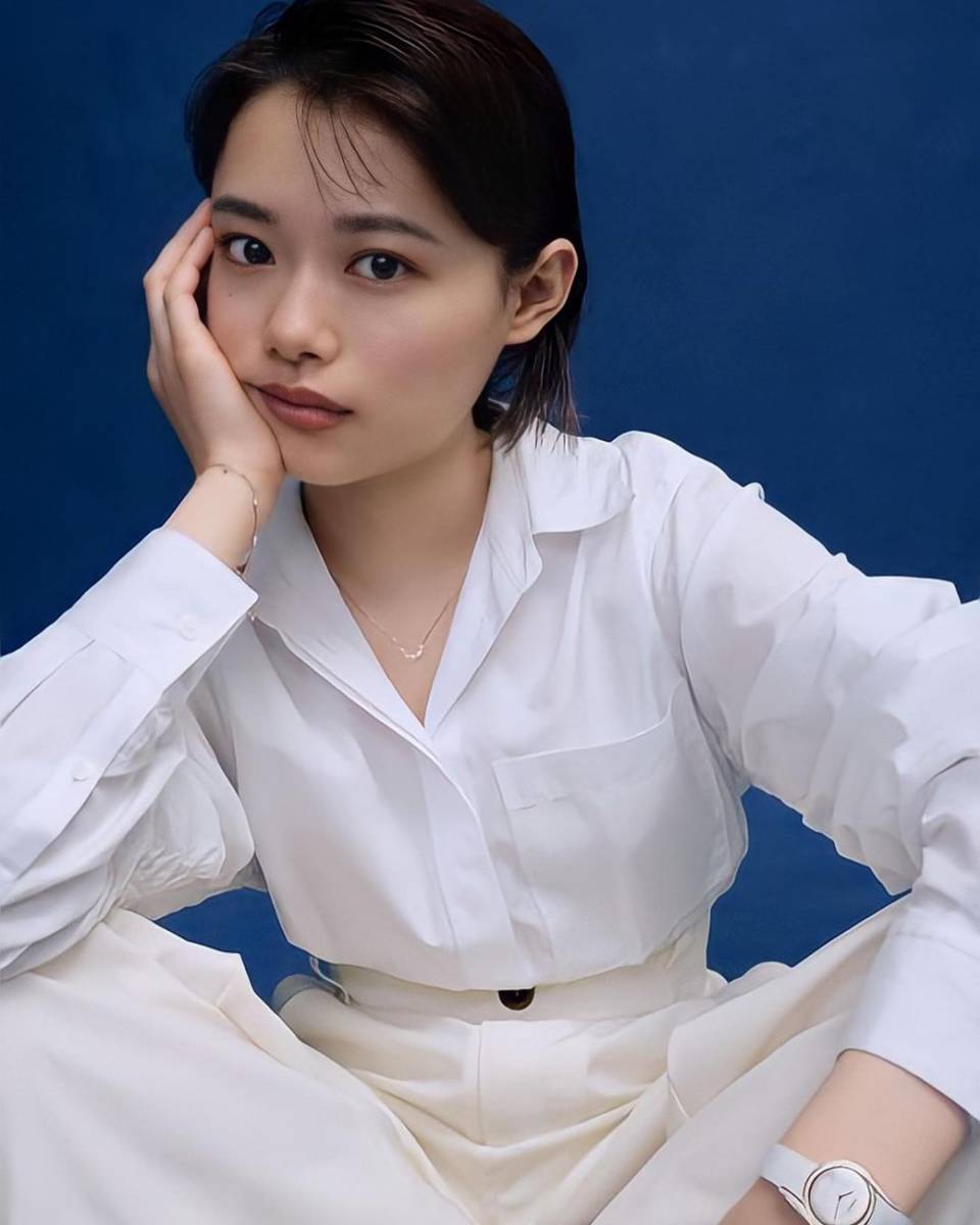 Hana Sugisaki (instagram.com/ohanagrm_)