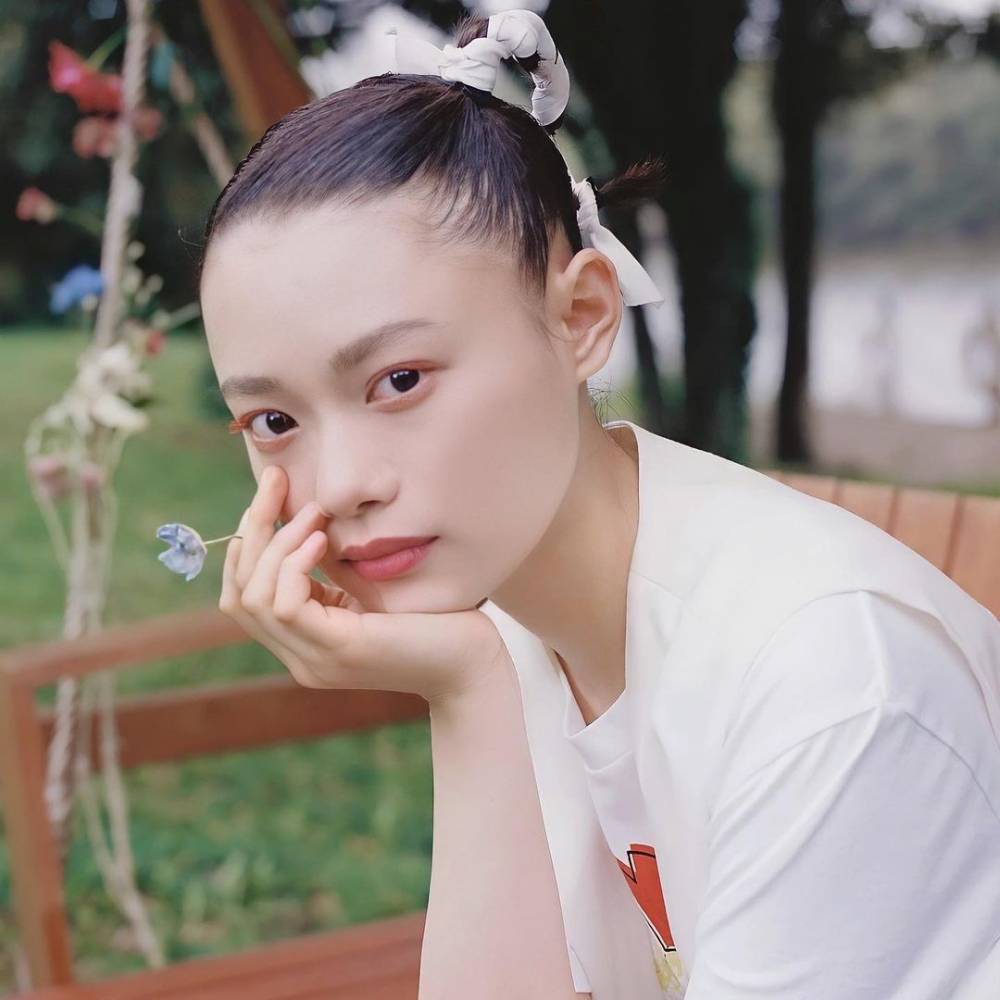 Hana Sugisaki (instagram.com/ohanagrm_)
