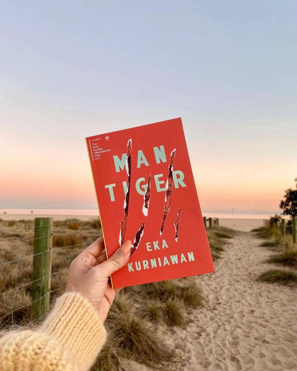 Man Tiger oleh Eka Kurniawan (instagram.com/paulineisreading)