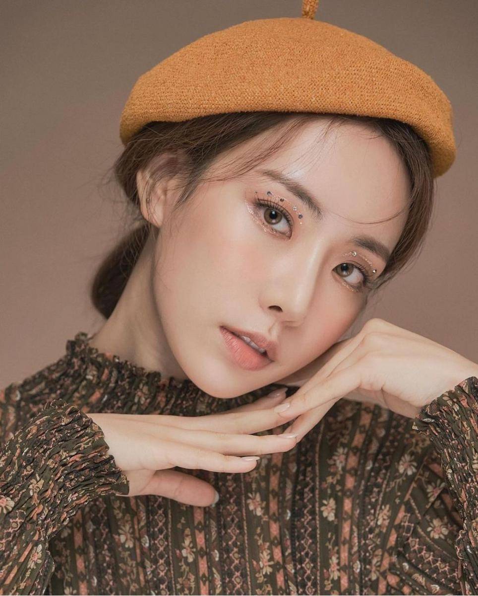 Jini Hyeon (instagram.com/jinihyeon_)
