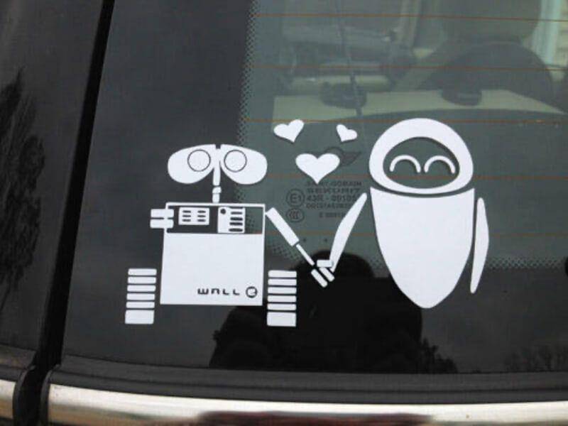 Stiker Keluarga di Kaca Belakang Mobil Ngakak (buzznicked.com)