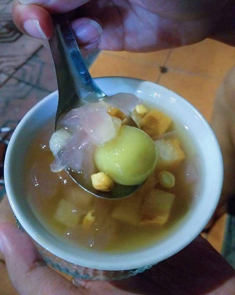 Warung Ronde Mbah Payem (instagram.com/ranggatamadika)