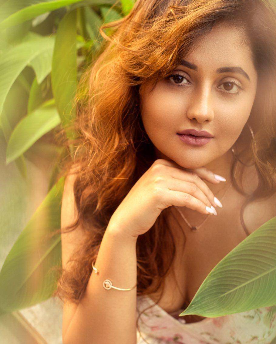 Rashami (instagram.com/imrashamidesai)
