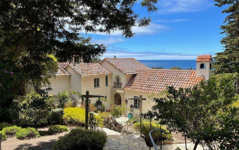 Carmel-by-the-Sea (instagram.com/timallenproperties)