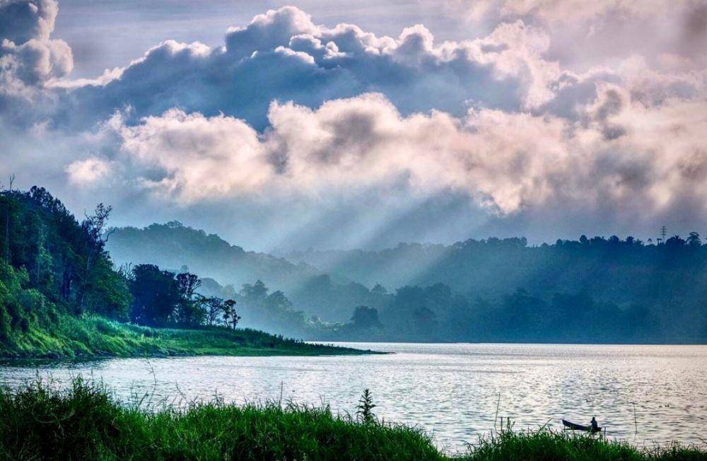Danau Buyan (instagram.com/herling_w)