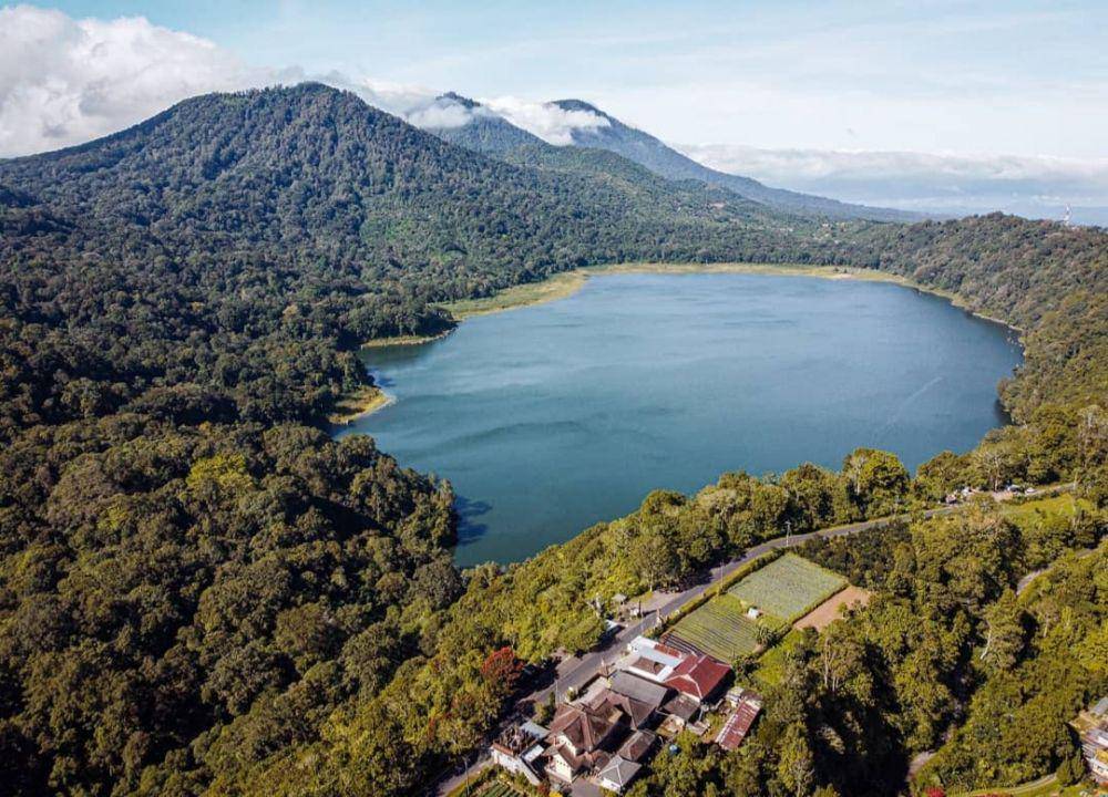 Twin Lake (instagram.com/rakaontrip)