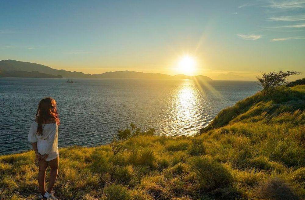 matahari terbit di Gili Laba (instagram.com/indonesiajuaratrip)