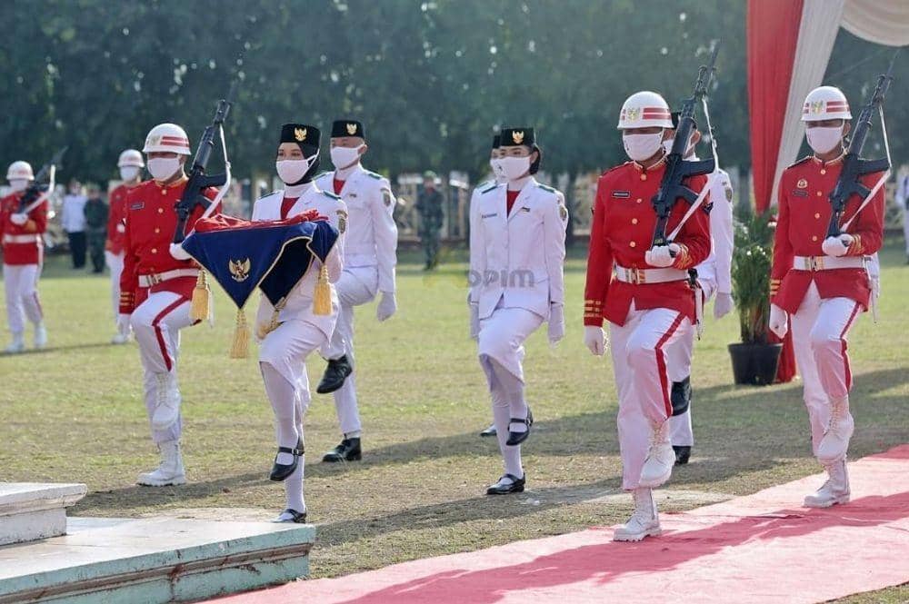 Upacara Memperingati Hari Ulang Tahun Proklamasi Kemerdekaan Republik Indonesia Ke-76 tahun 2021 di Lapangan Korpri, Komplek Kantor Gubernur Lampung, Selasa (17/8/2021). (IDN Times/Kadiskominfotik Lampung).