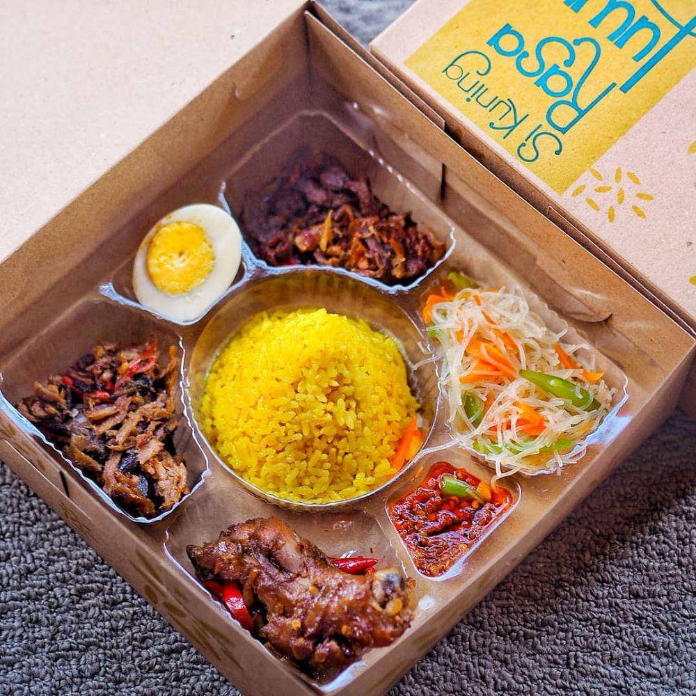 Ilustrasi nasi kuning lengkap dengan lauk (instagram.com/eattemptationsby)