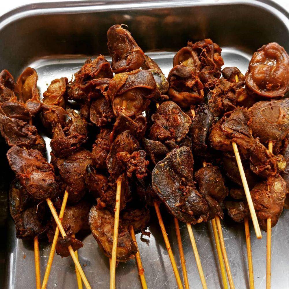 Hati dan ampela ayam (instagram.com/kantin_santorini)