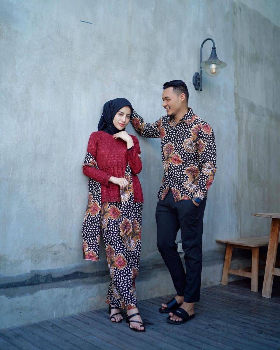 Kebaya kondangan sarimbit. (instagram.com/aghniapunjabi)