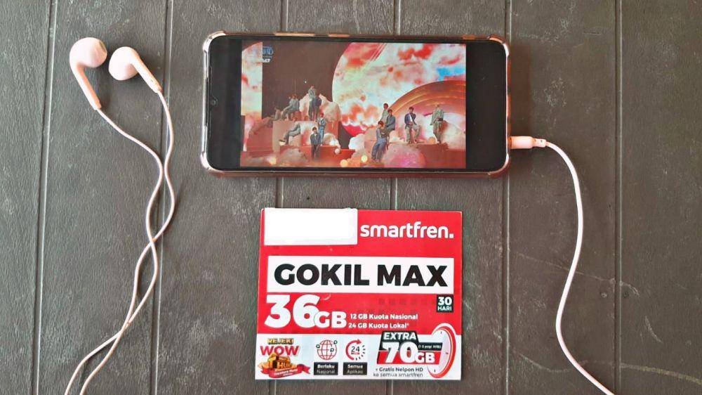 Streaming SEVENTEEN in CARATLAND 2021 menggunakan kartu smartfren GOKIL MAX. (dok. pribadi/Amira Kartika)